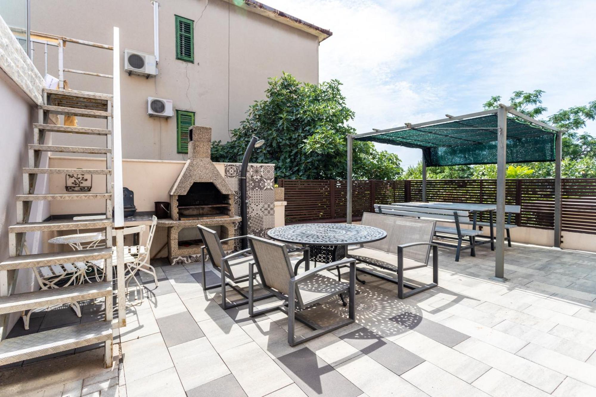 Violeta With The Sea View, 3 Min Walk To The Villa Split