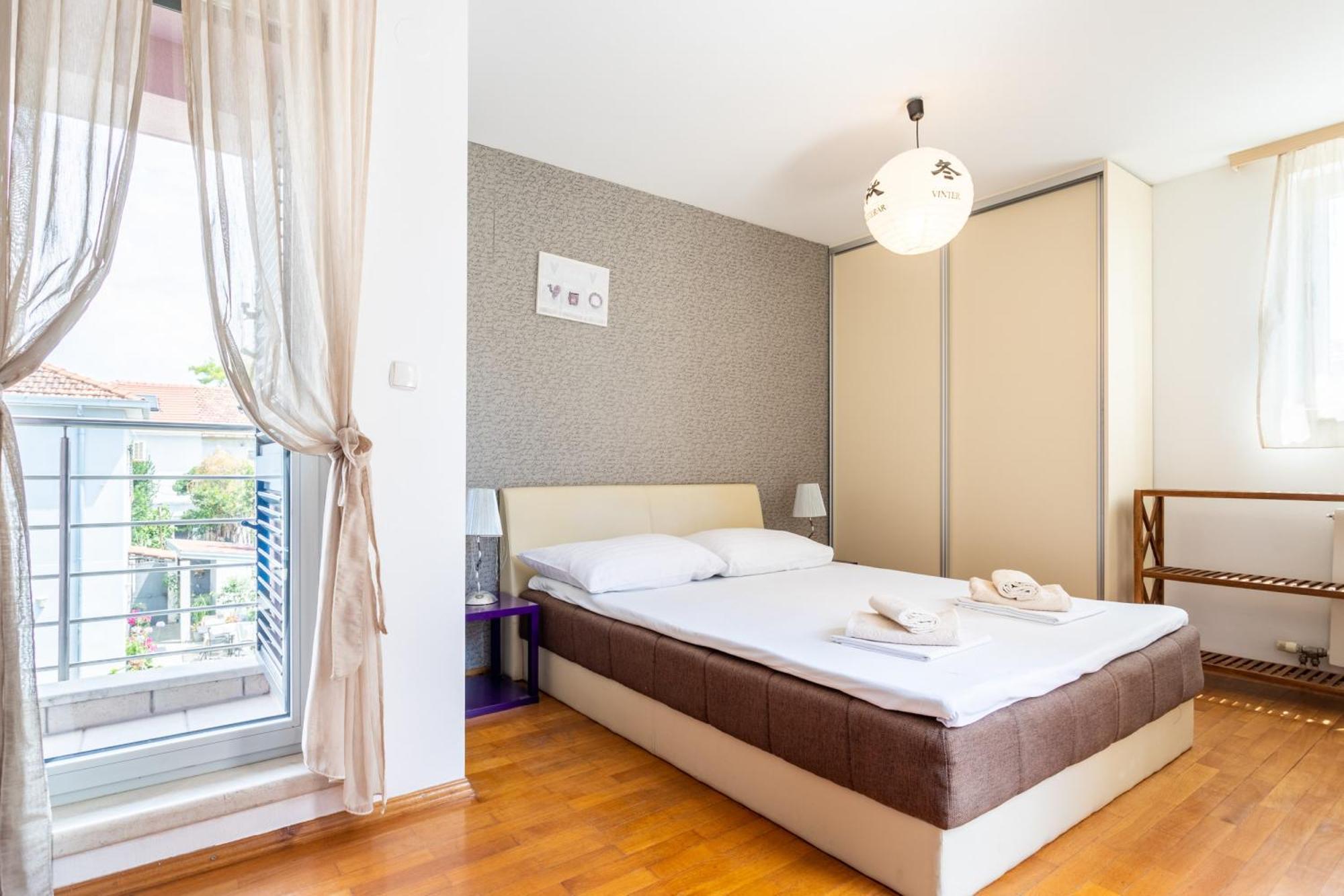 Violeta With The Sea View, 3 Min Walk To The Villa Split