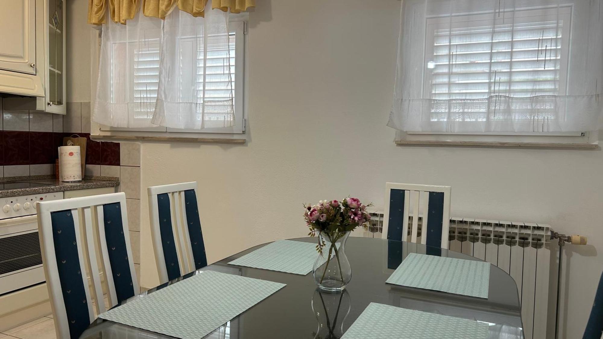 Apartamento Lucy's Place Split