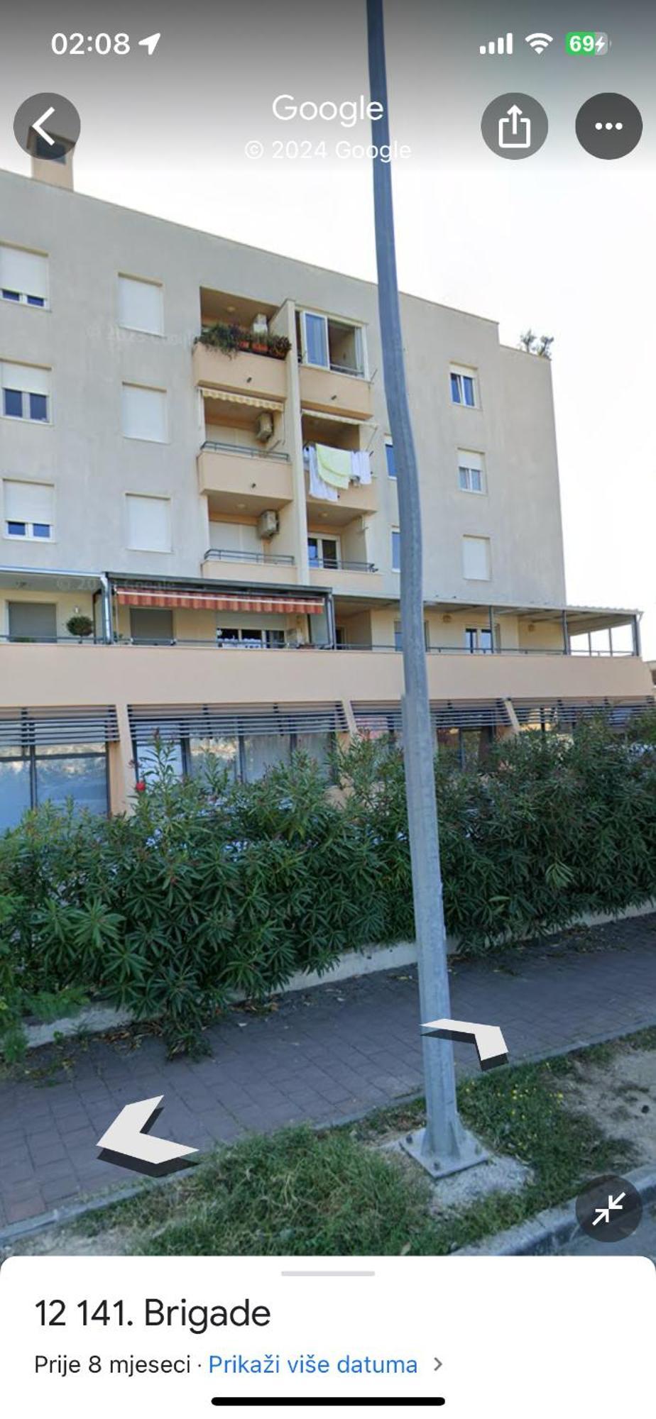 Deliri With Private Parking Split