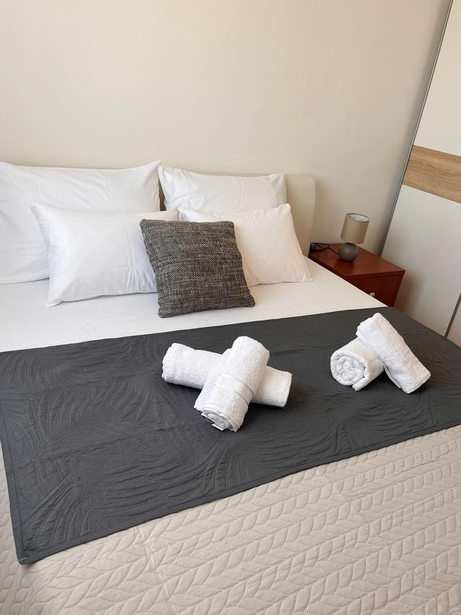 Deliri With Private Parking Apartment Split