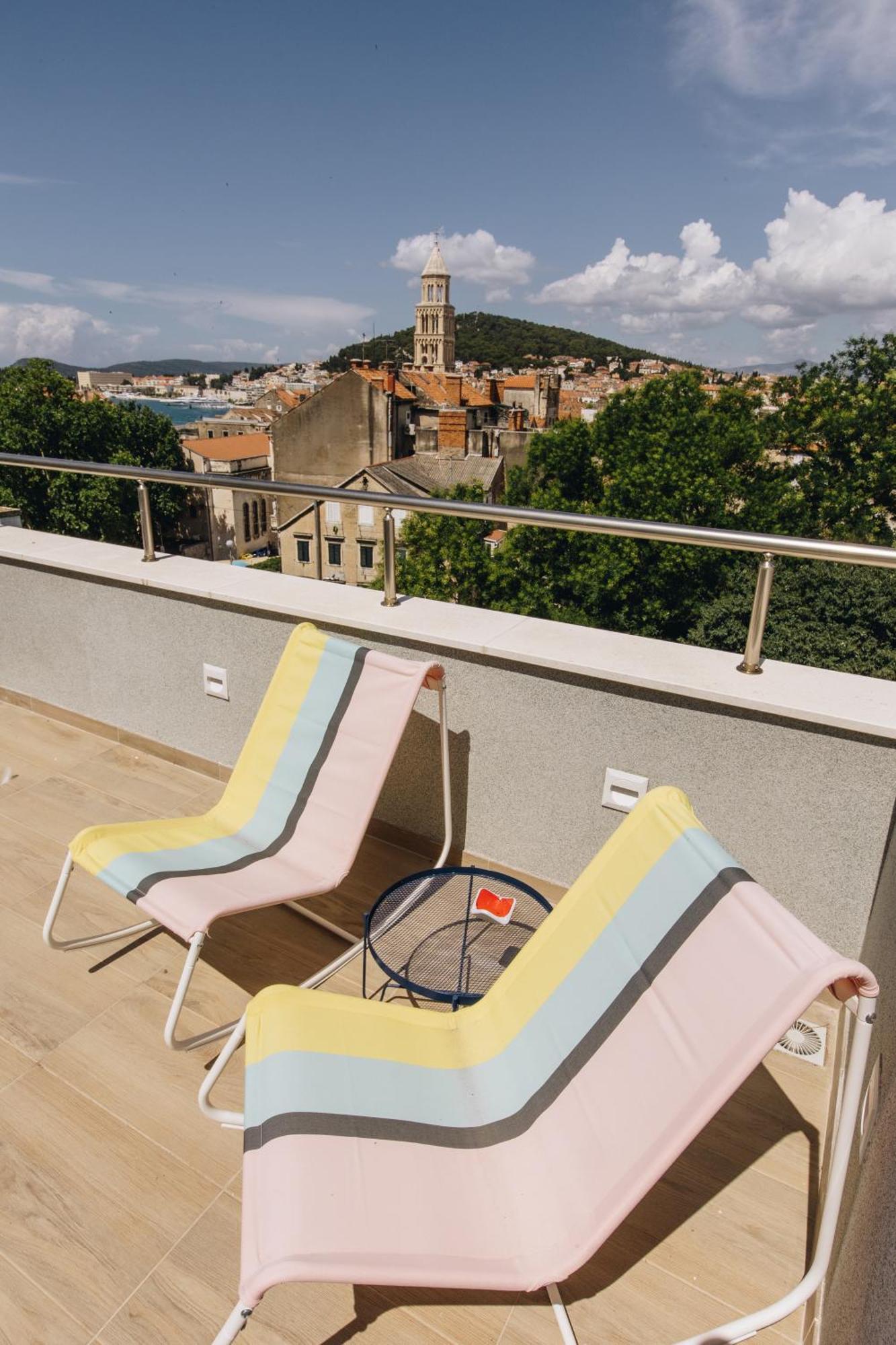 Apartment Rooftop Split