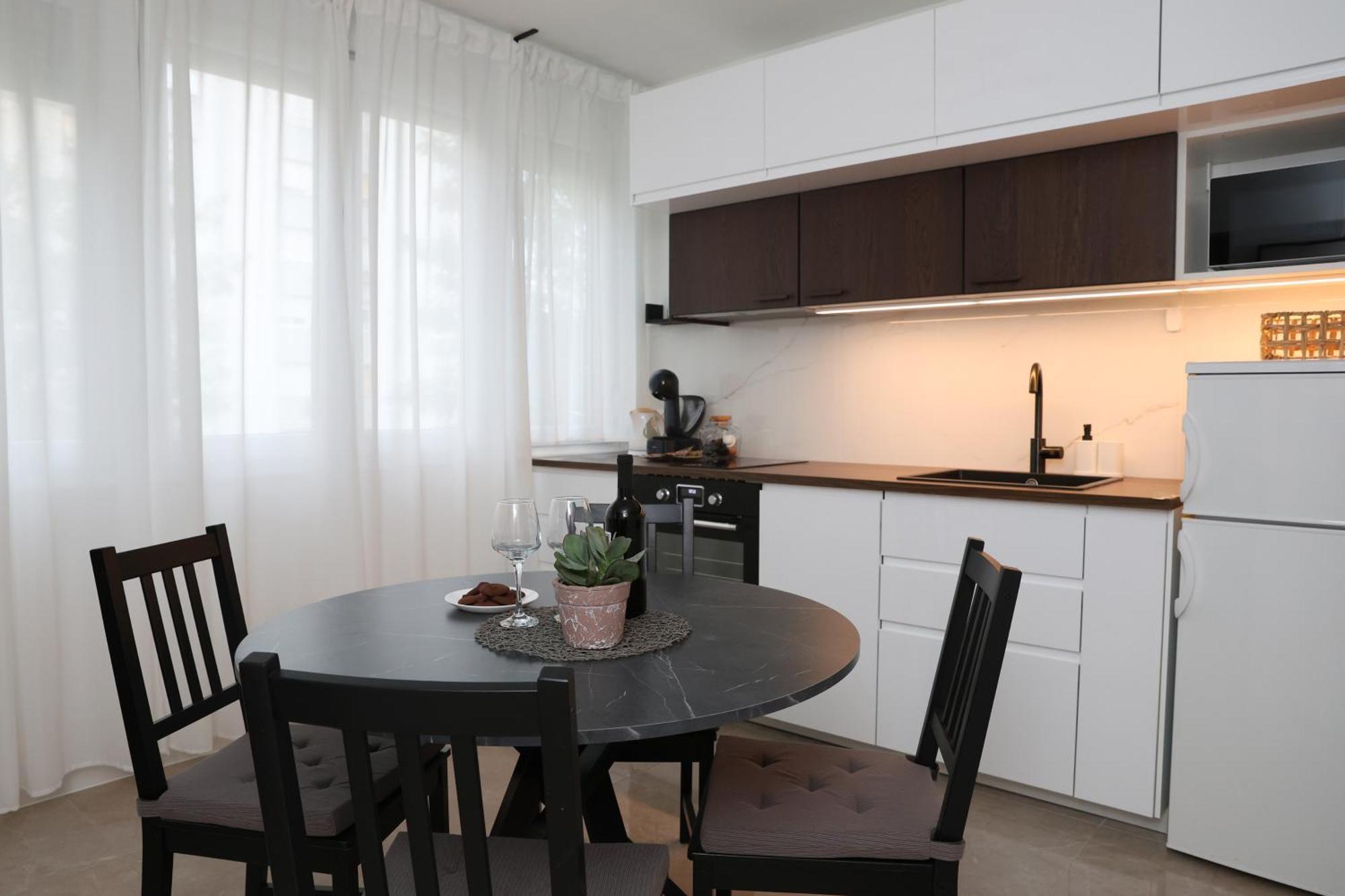 Mara Apartment *
