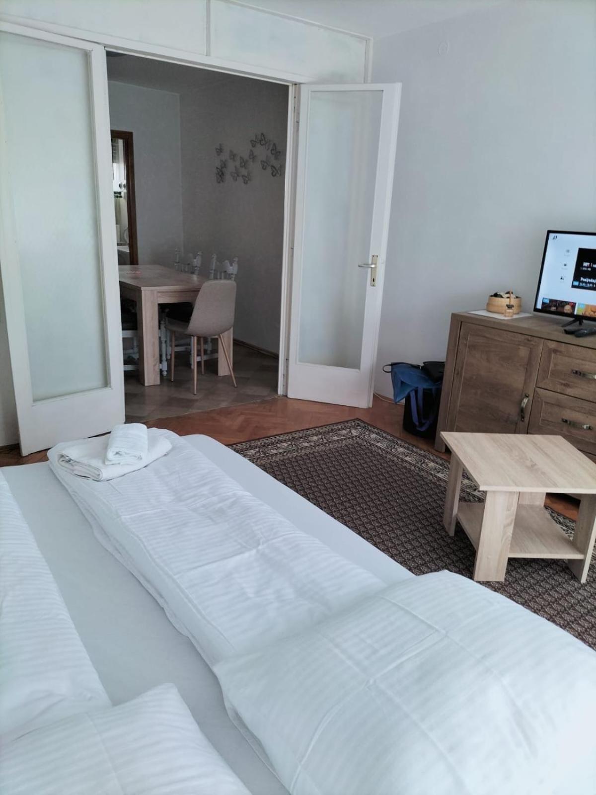 Omiska Apartamento *