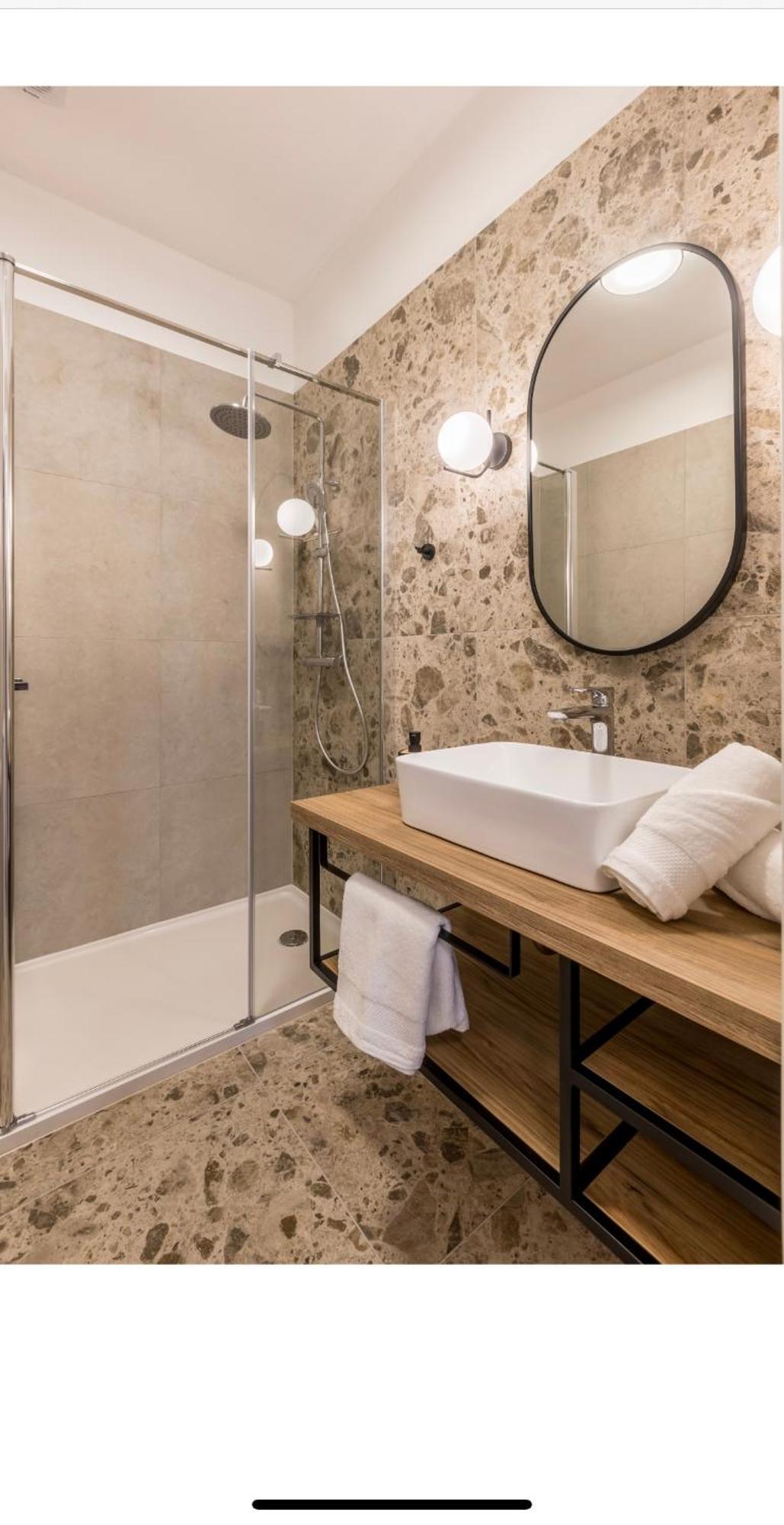 Nina Apartman