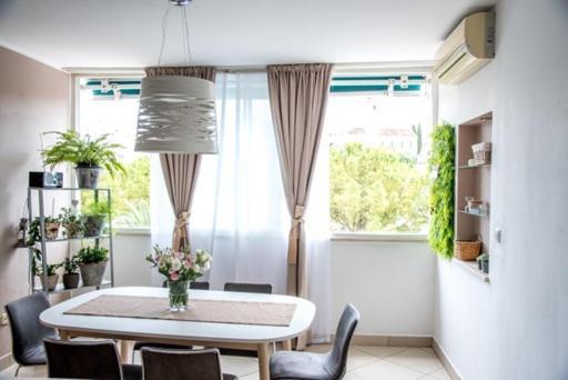 Kman Apartment Split