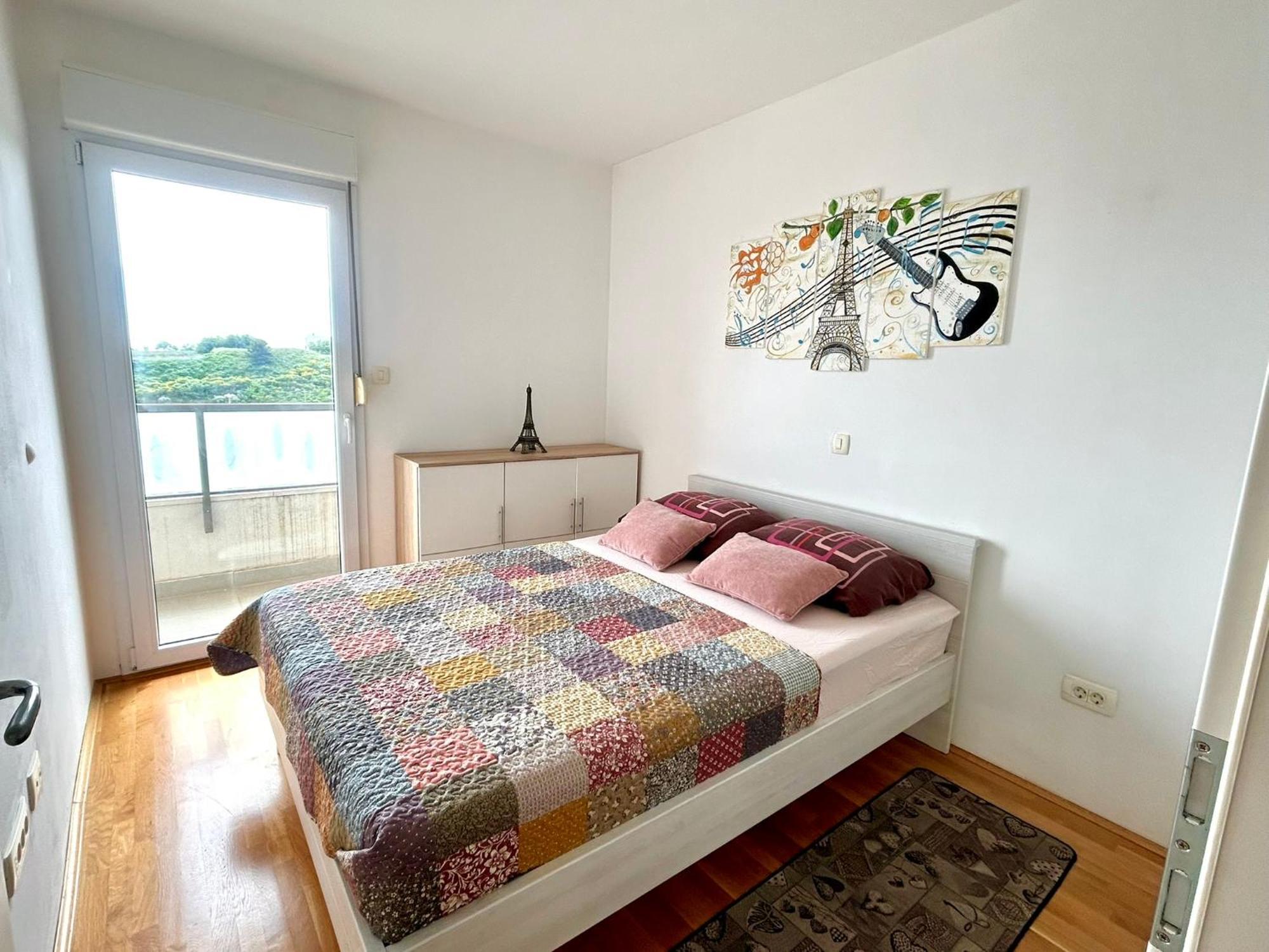 Apartment Tide Split