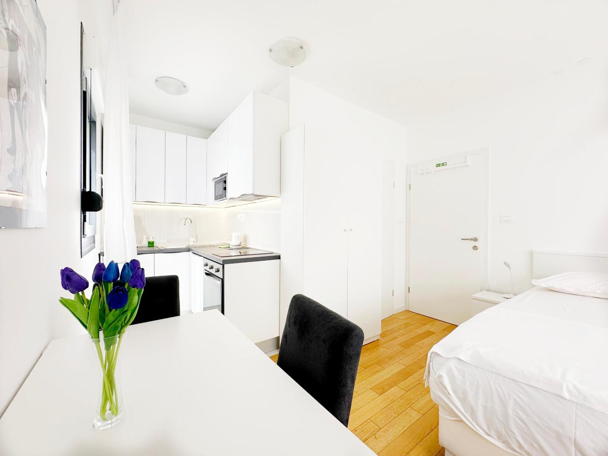 Apartman S'akvarel 7 - New & Modern Studio