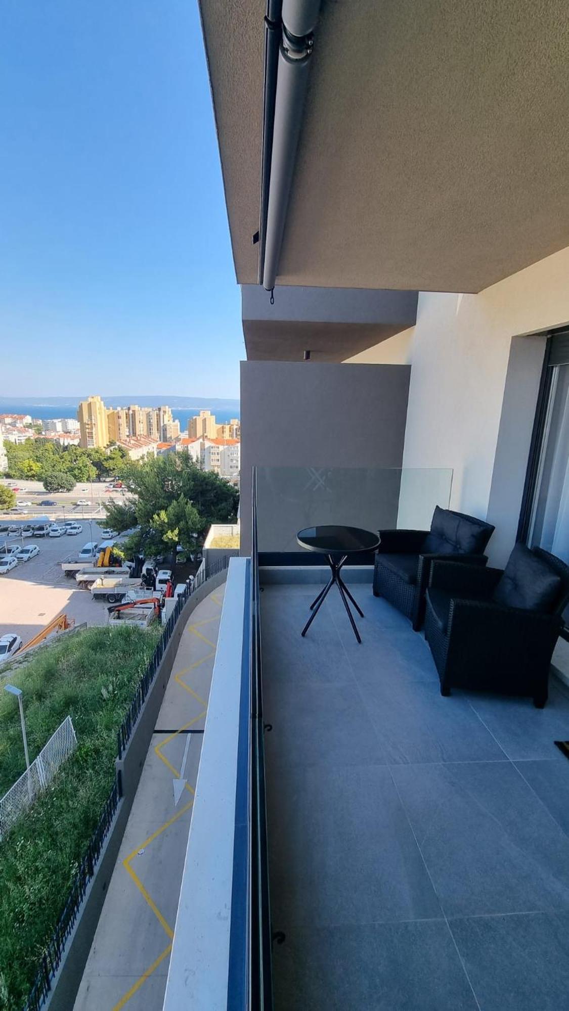 Valentin Apartment Split