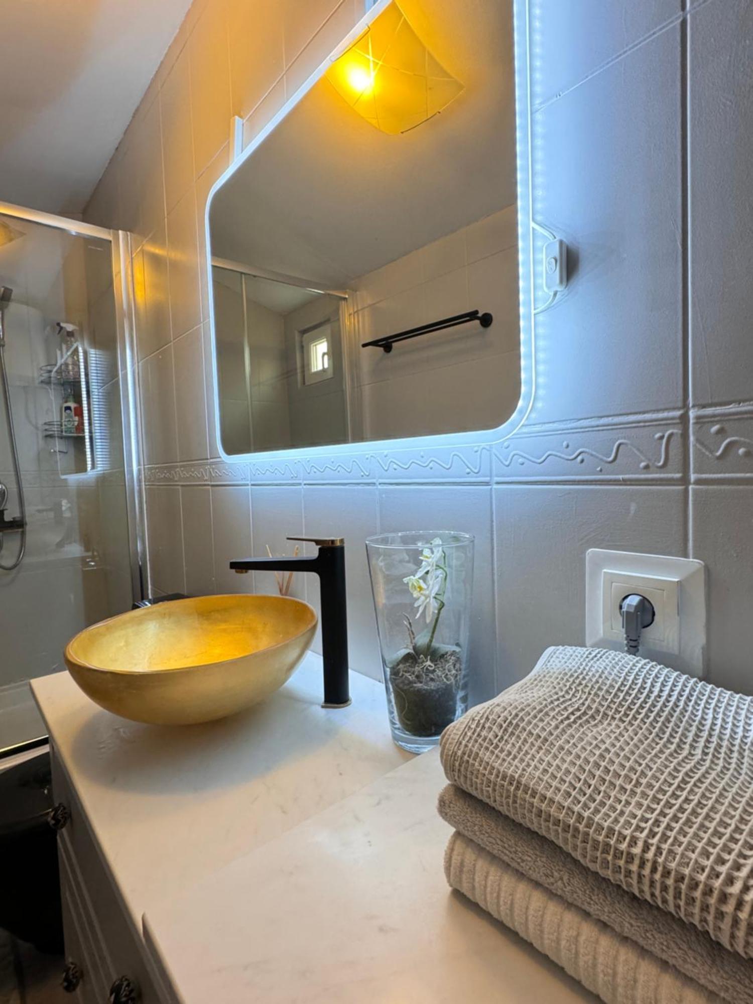Modern, Spacious With Free Car Parking Appartement Split