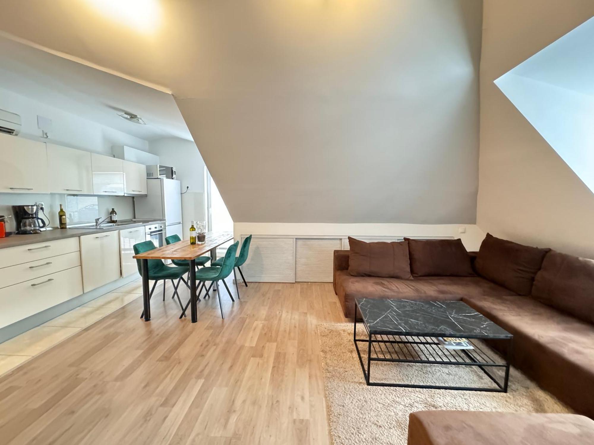 Modern, Spacious With Free Car Parking Appartement *