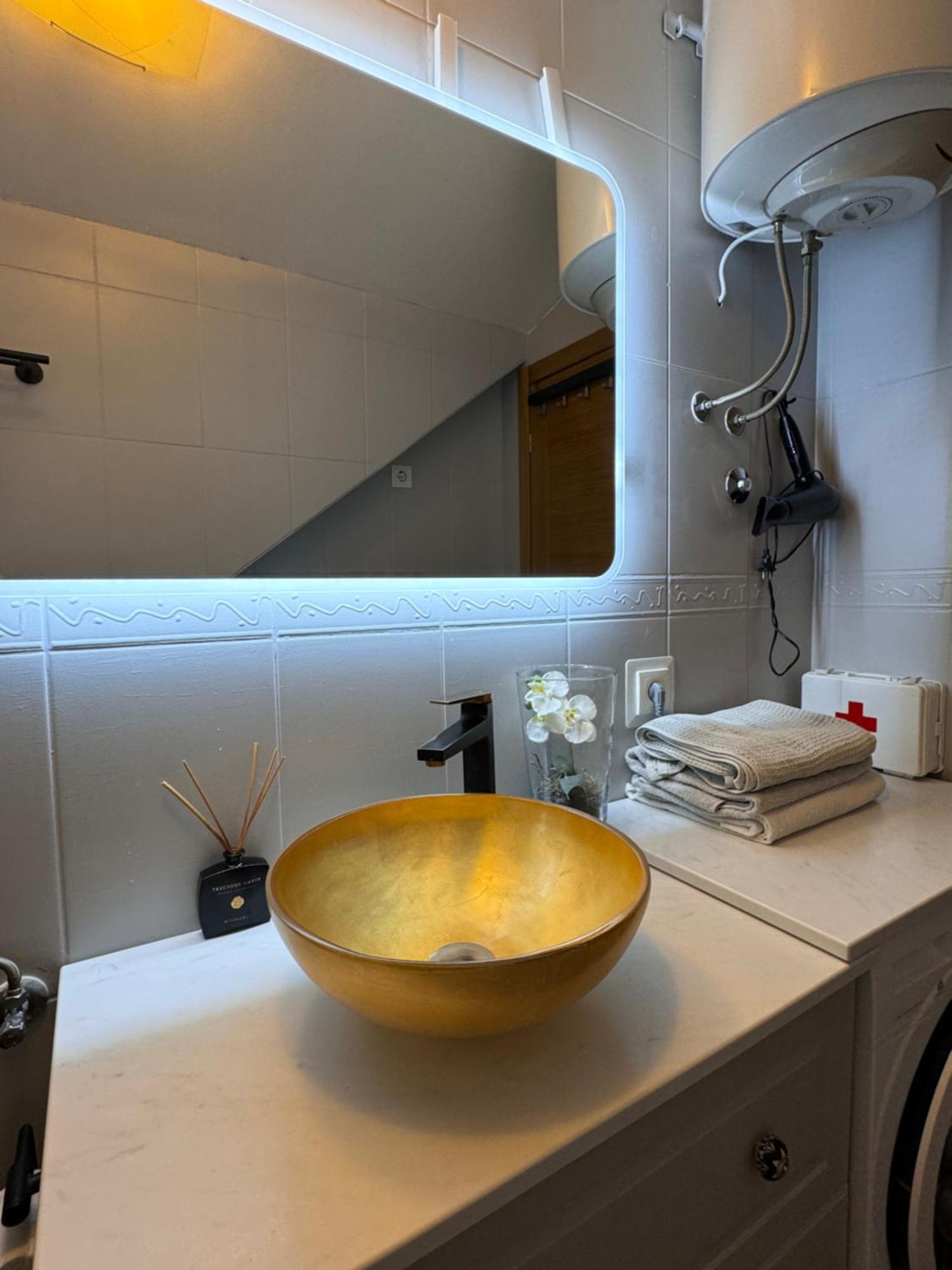 Modern, Spacious With Free Car Parking Appartement Split