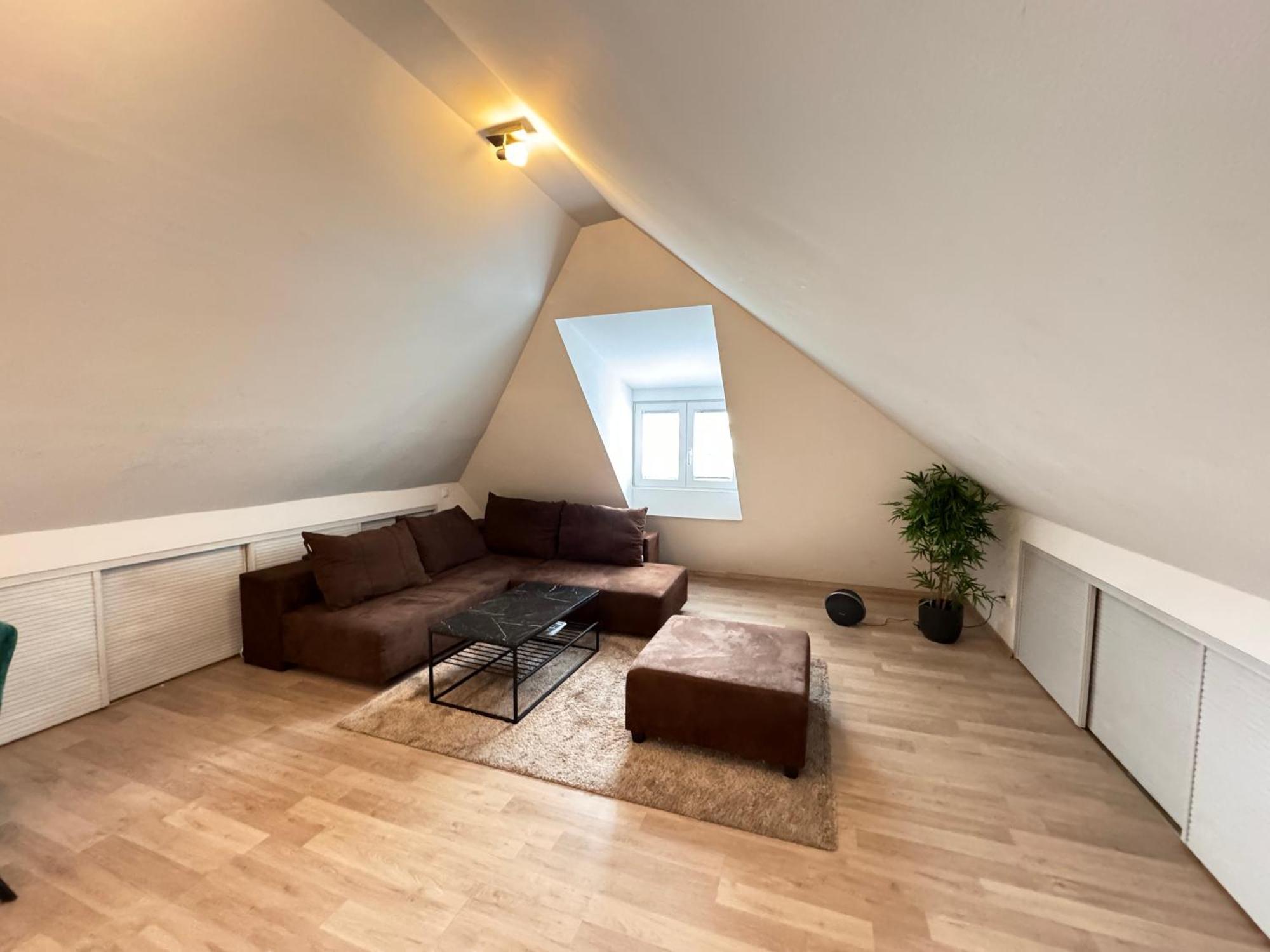 Modern, Spacious With Free Car Parking *