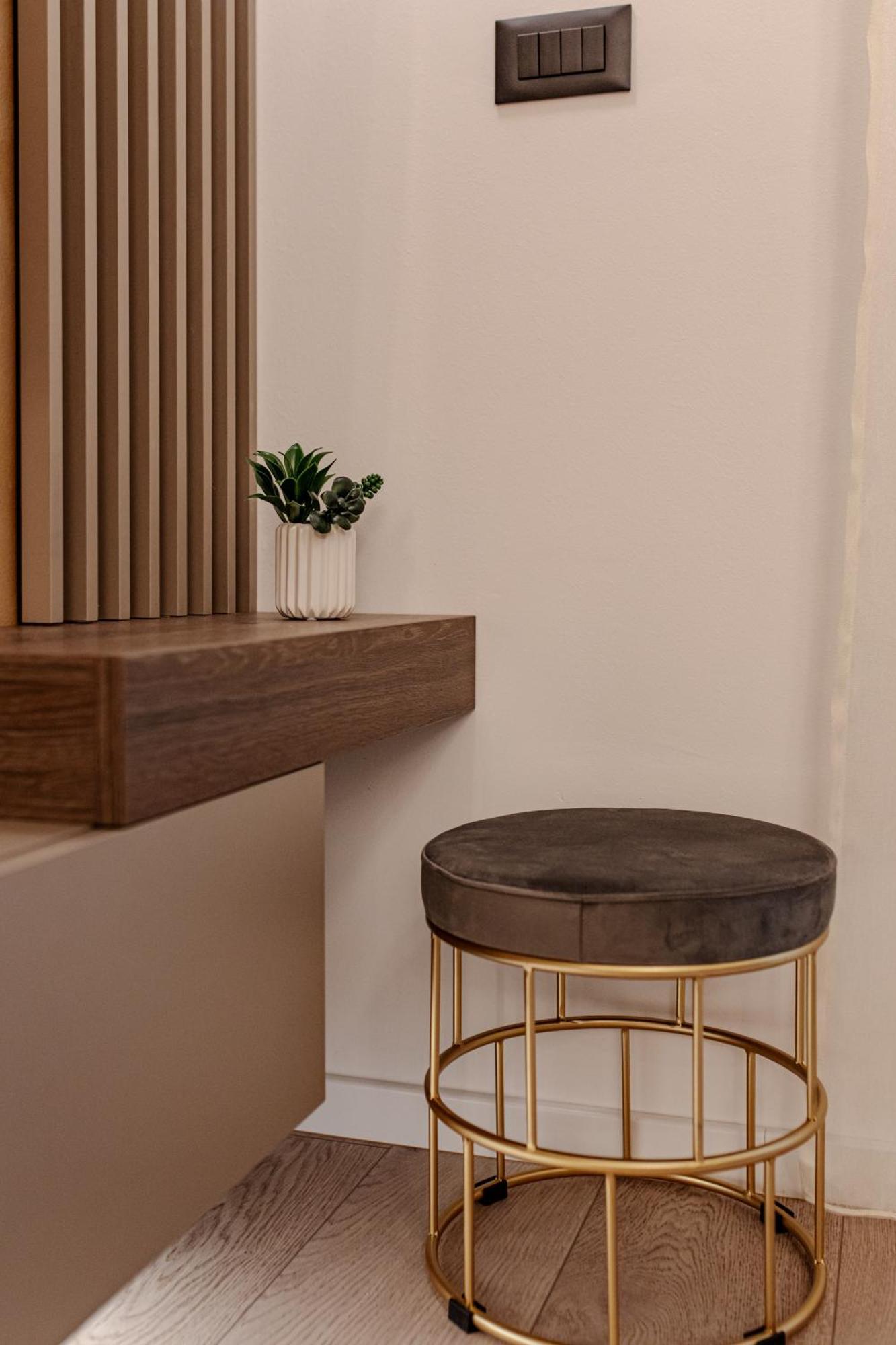 Stunning Designer Bella With Private Garage