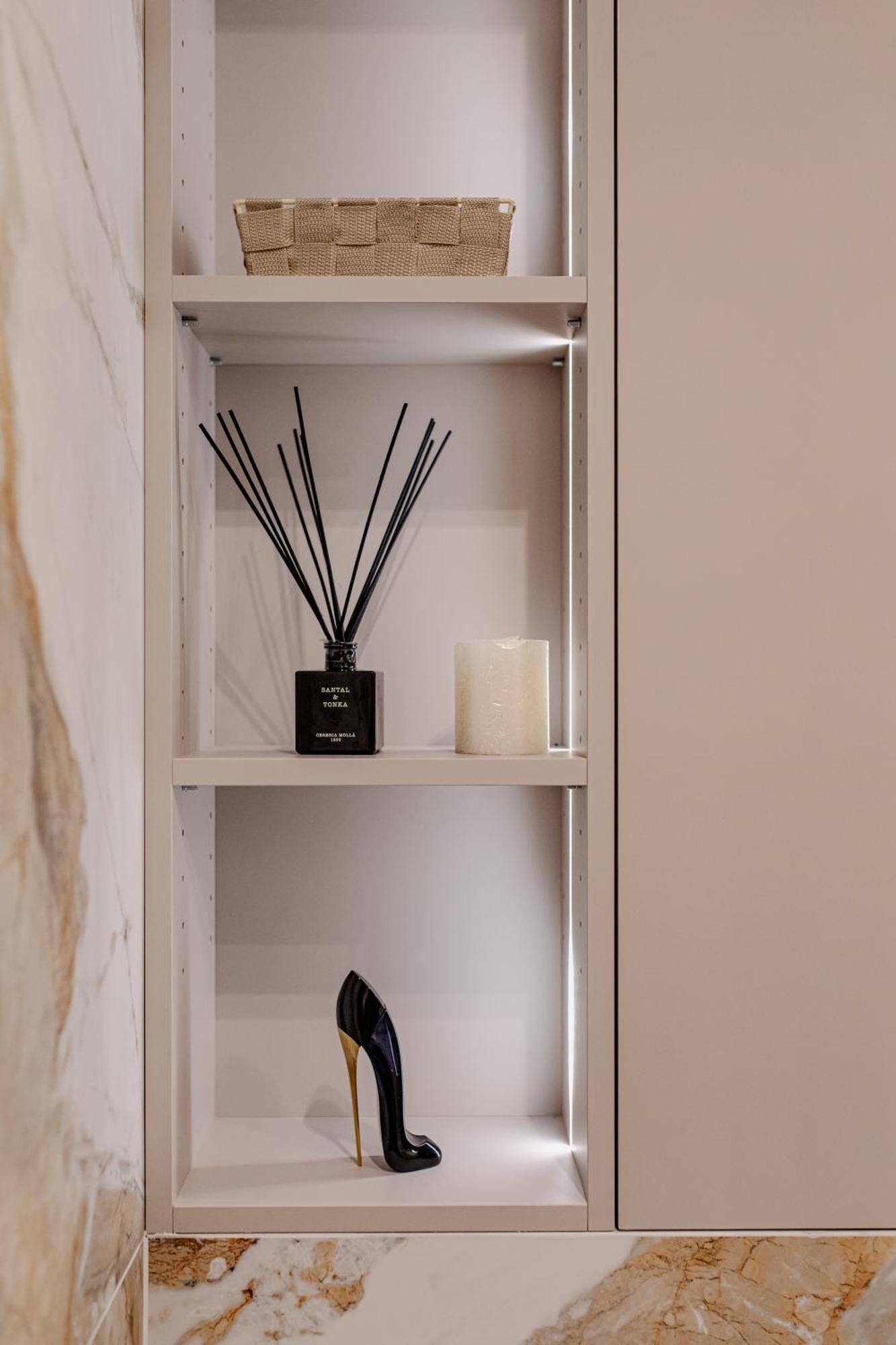 Stunning Designer Bella With Private Garage * Split