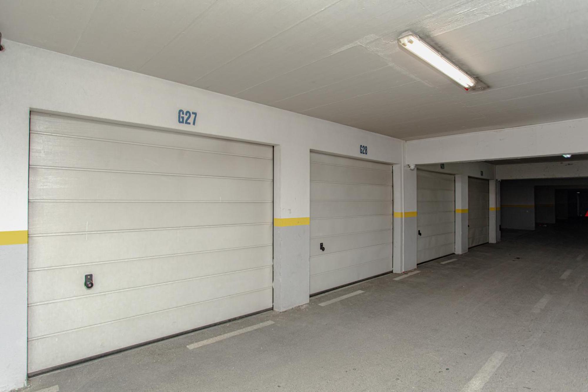 Stunning Designer Bella With Private Garage * Split