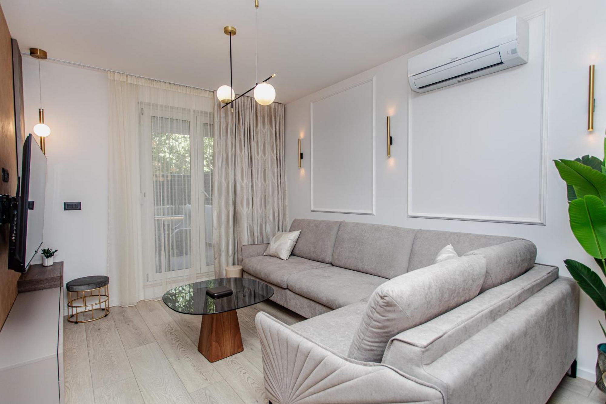 Stunning Designer Bella With Private Garage *