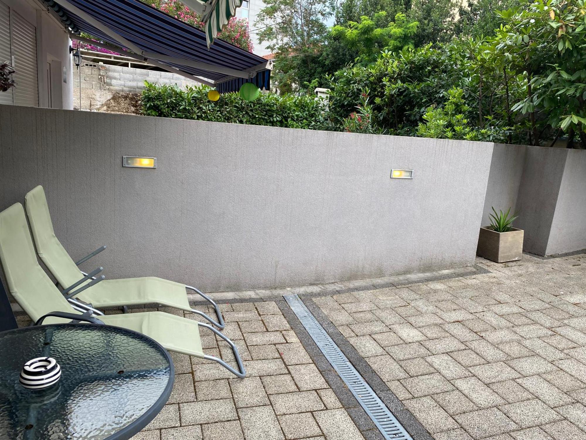 Prestige With Free Parking Apartment Split