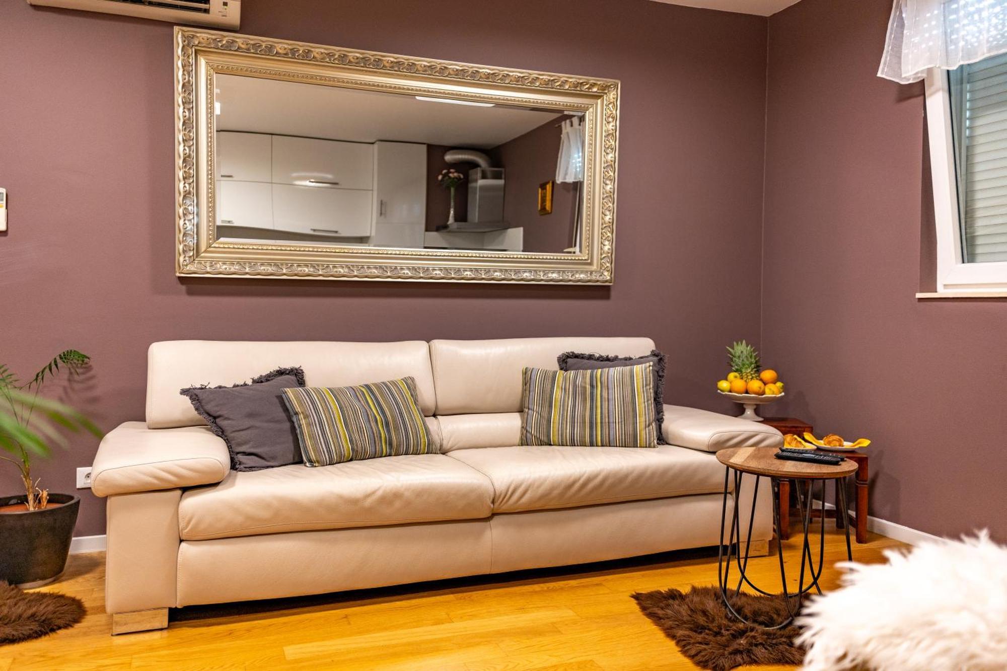 Saga Apartment *