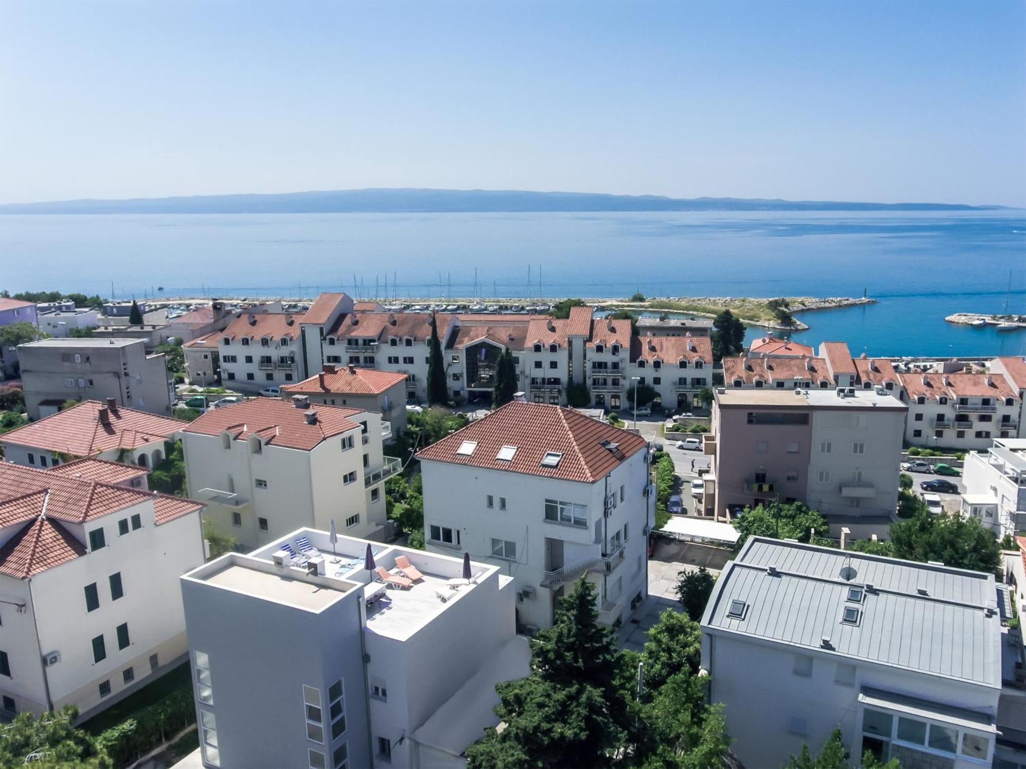 With Terrace And Free Parking - Nearby *