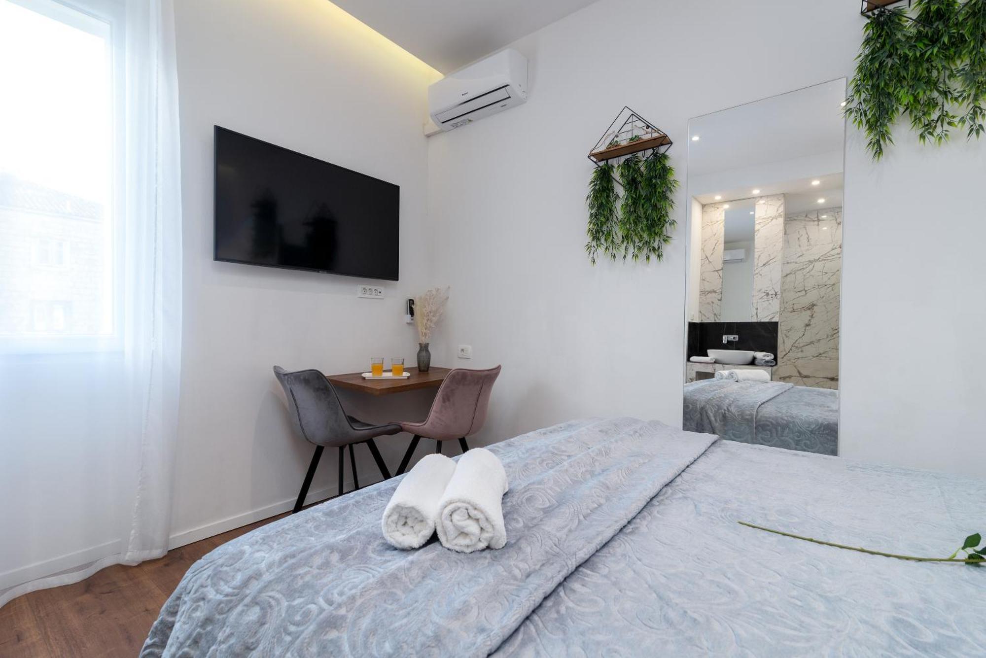 Antares Luxury 1 Guest house Split