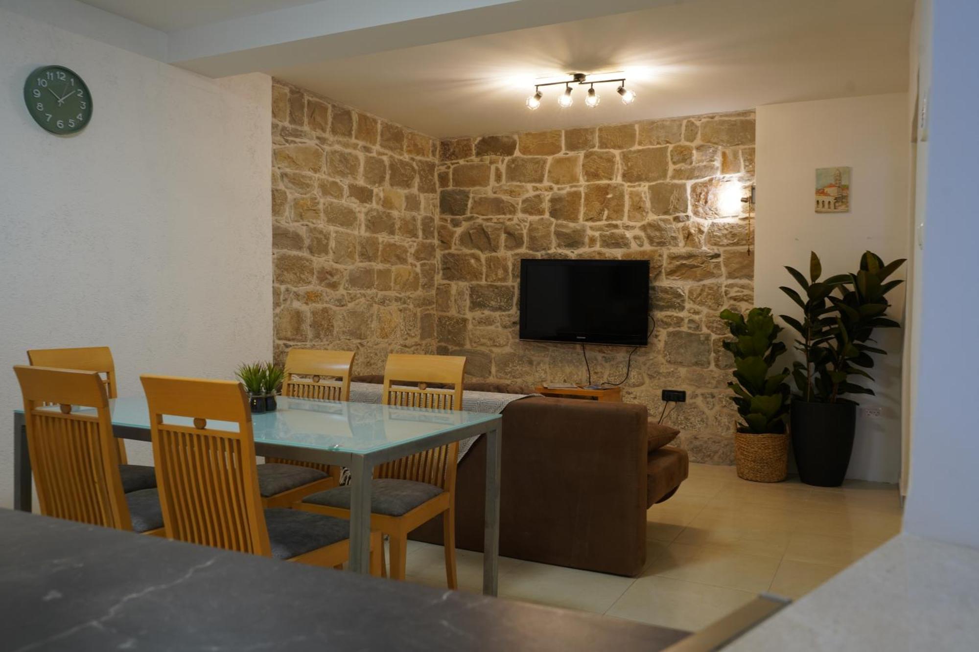 Apartment Beachfront For 4, 30m To Pebble 180m To Sandy Beach, Stobrec With Summer Amenities *
