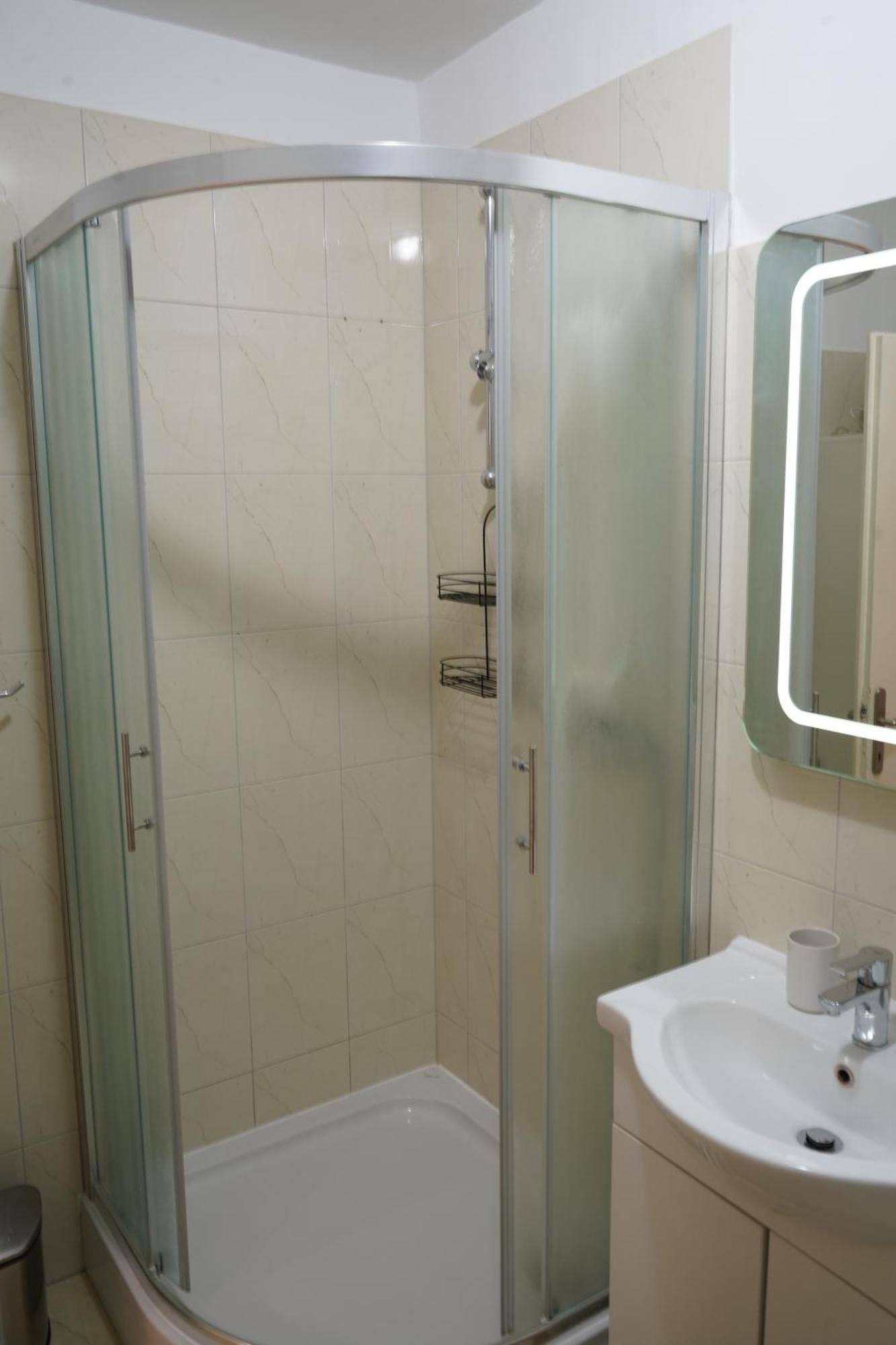 Beachfront For 4, 30m To Pebble 180m To Sandy Beach, Stobrec With Summer Amenities Apartment *