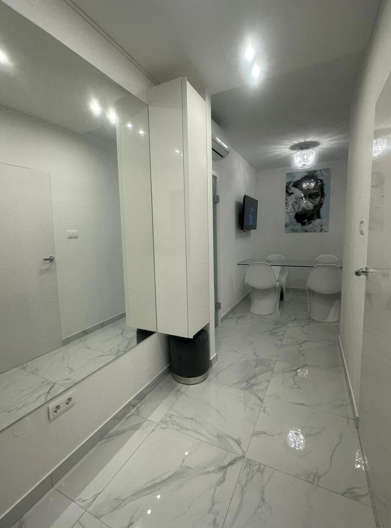 Galaxy - Futuristic Apartment
