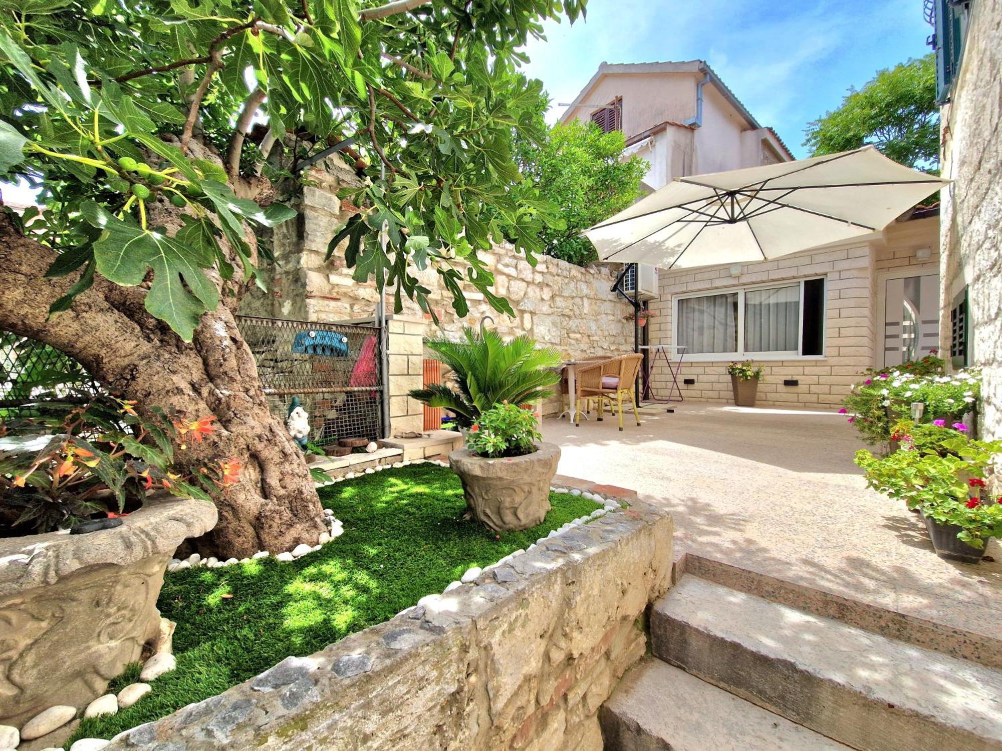 Guest house And Nona Stella Split