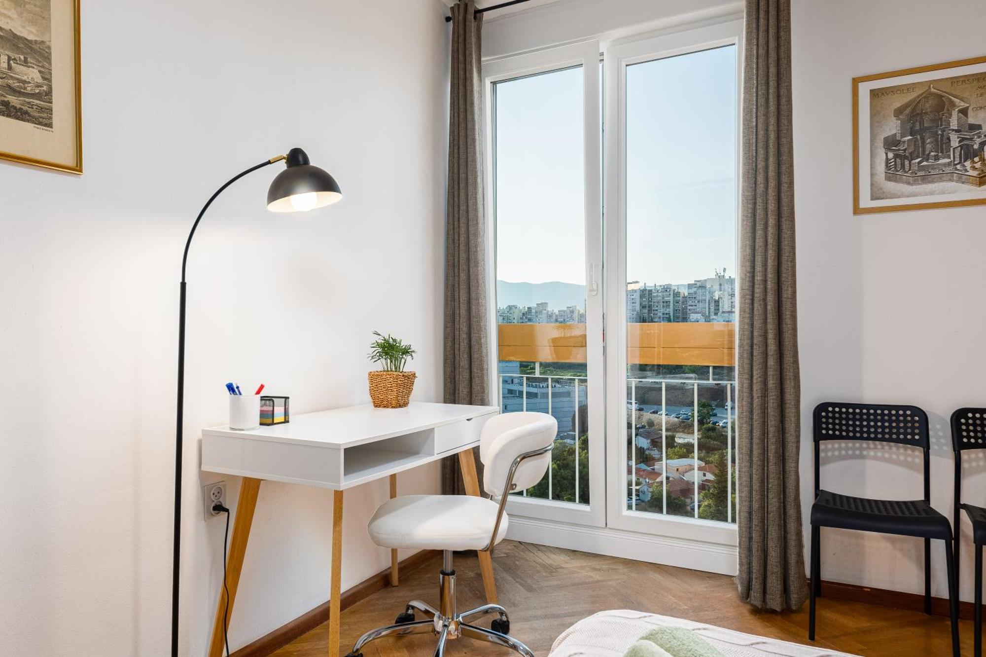 Tranquil Retreat W/ Balcony Sea View & Workspace Apartamento *