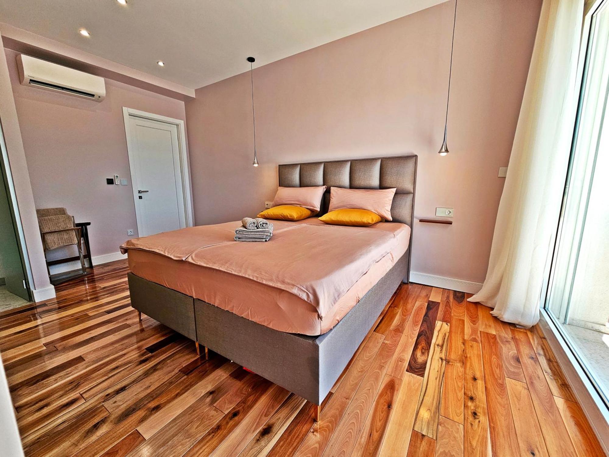 Gasthuis Luxury Seaside House Noble- Location In Town Split