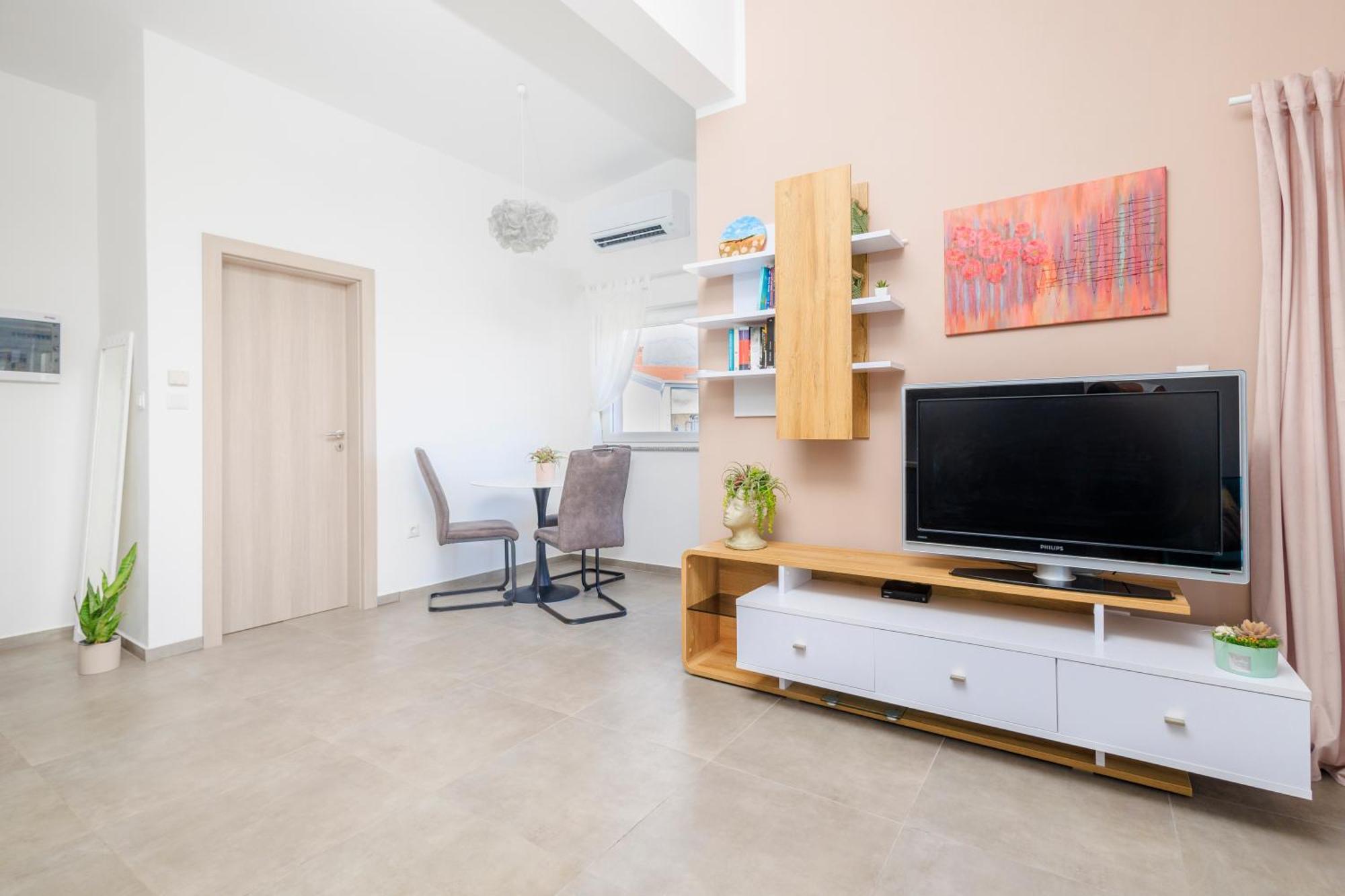 Apartment Pinija *