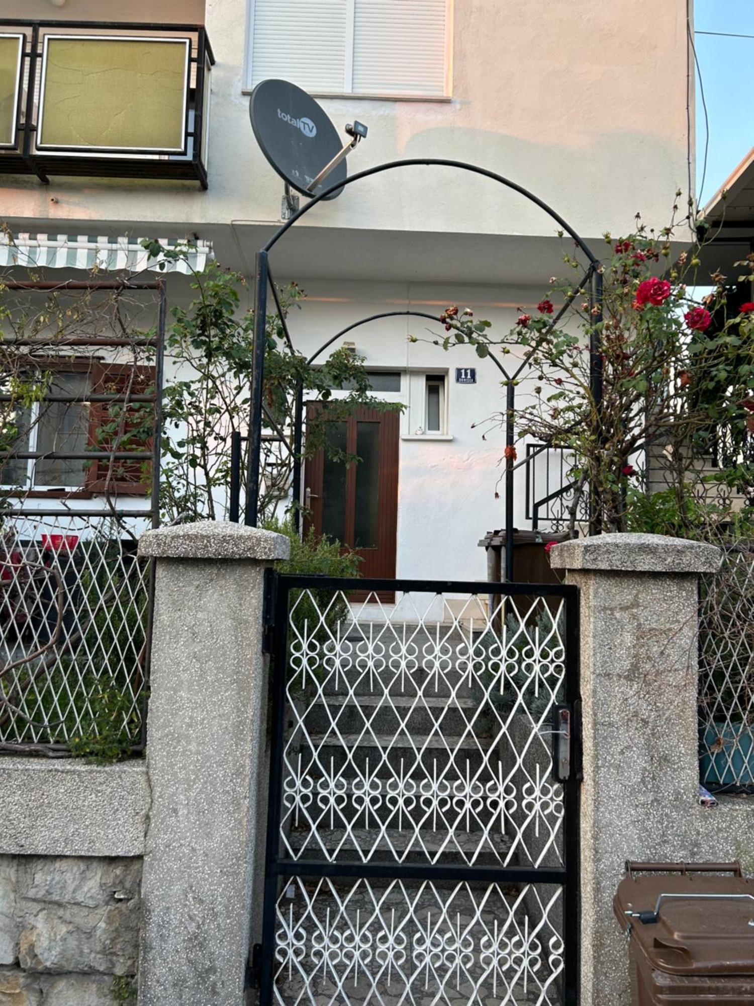 Lu Apartment Split