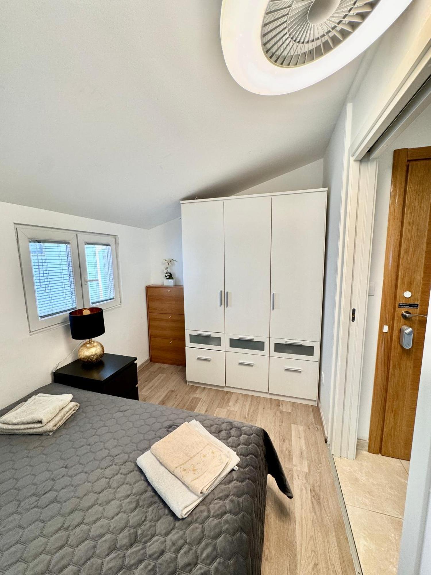 Modern, Spacious With Free Car Parking Appartement