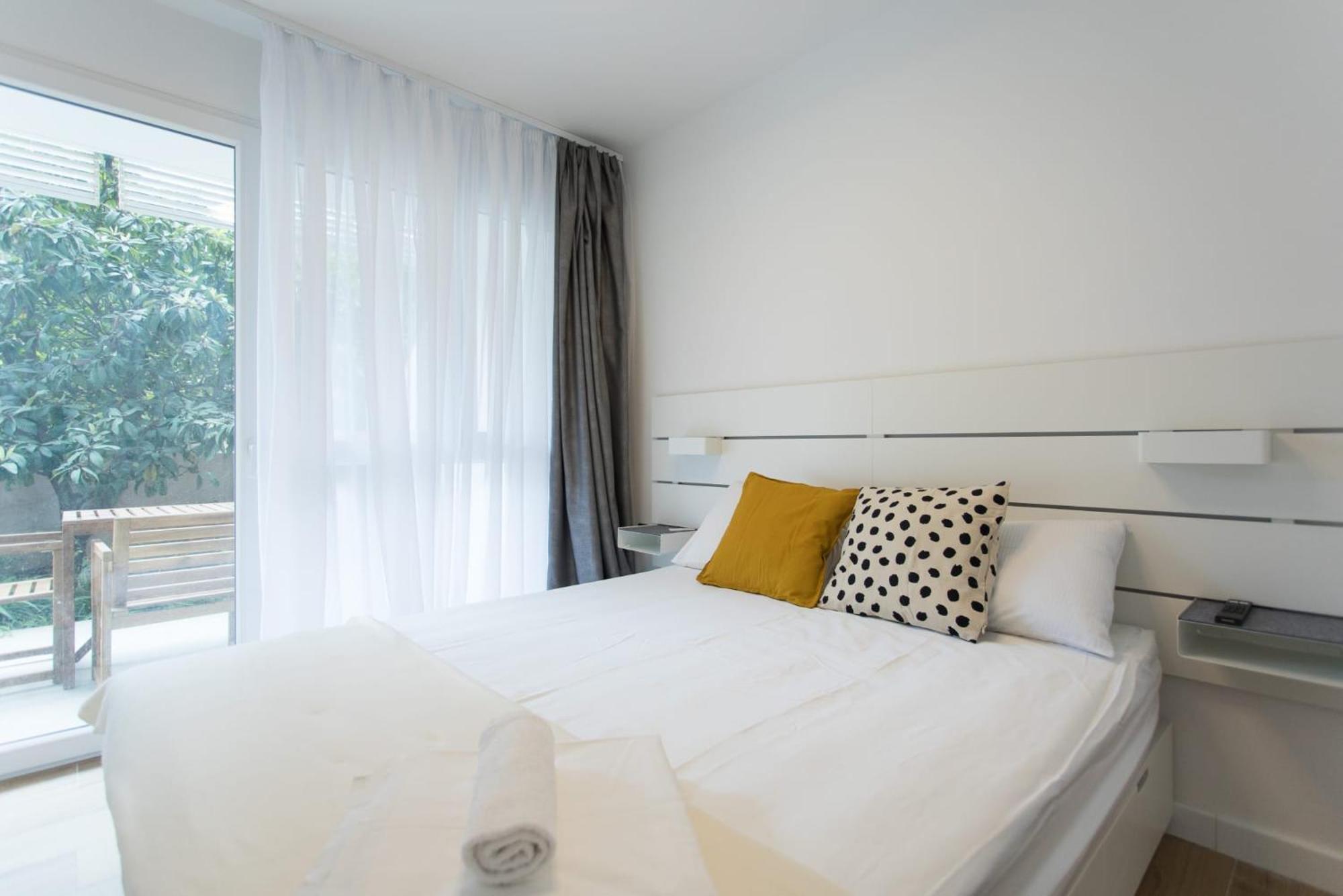 Lumi's Perfect Place Near With Garden & Free Public Parking Split