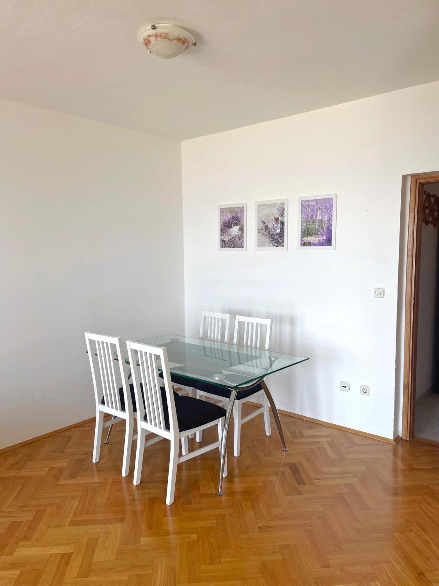 Apartman Lo- Sunny Sea View