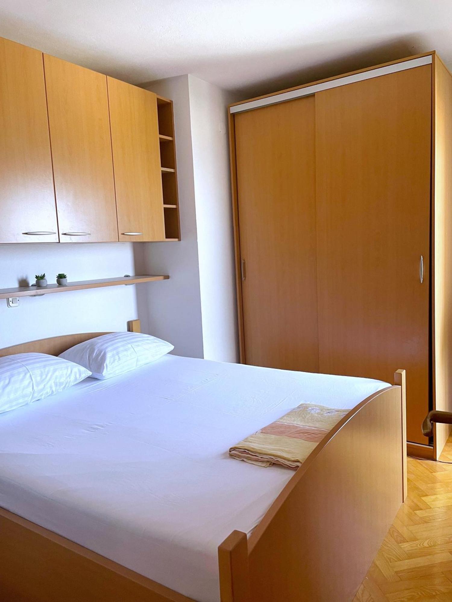 Lo- Sunny Sea View Apartman *