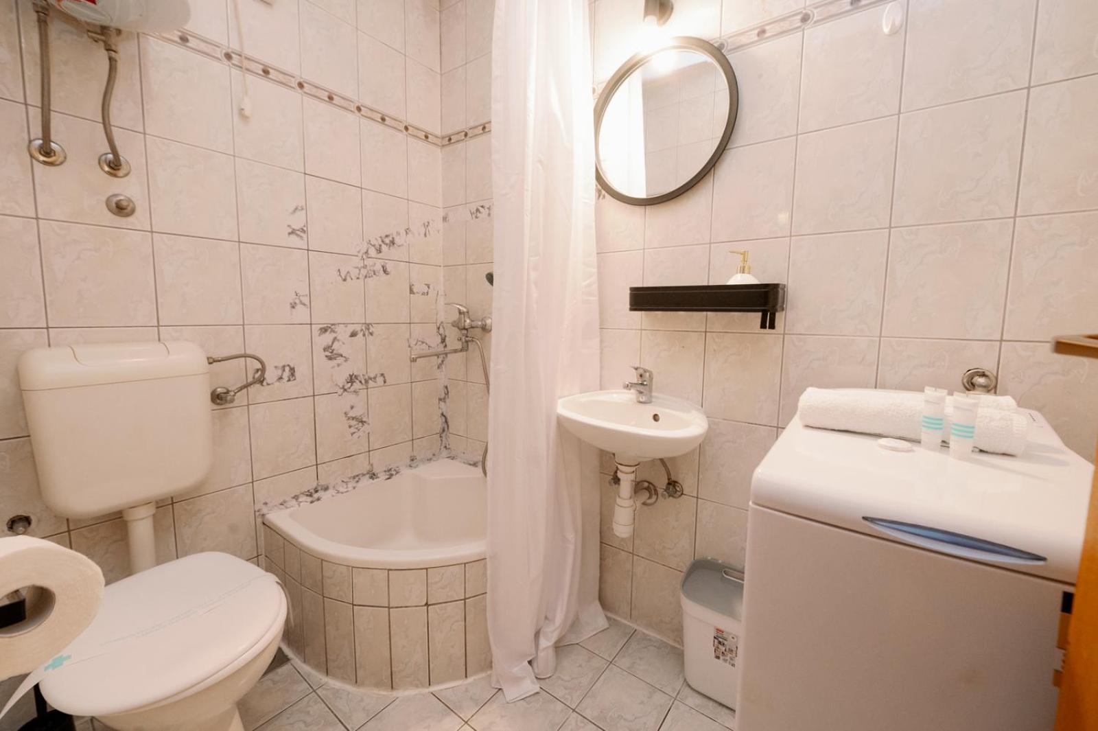 Luxury Centre & Apartment *