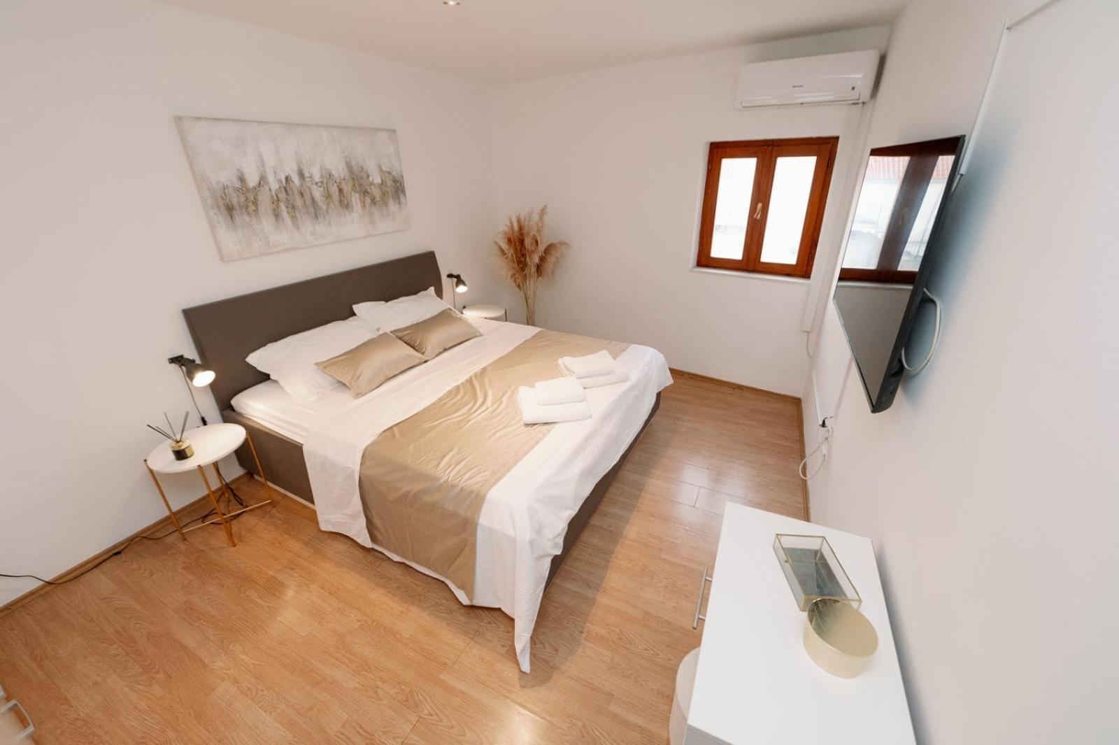 Luxury Centre & Apartment Split