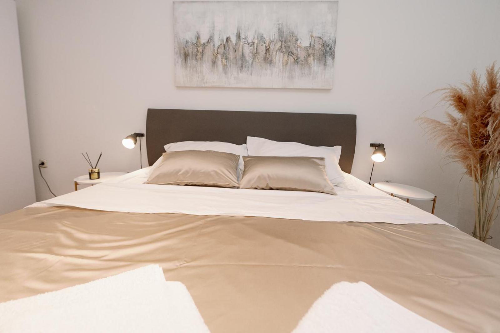 Luxury Centre &