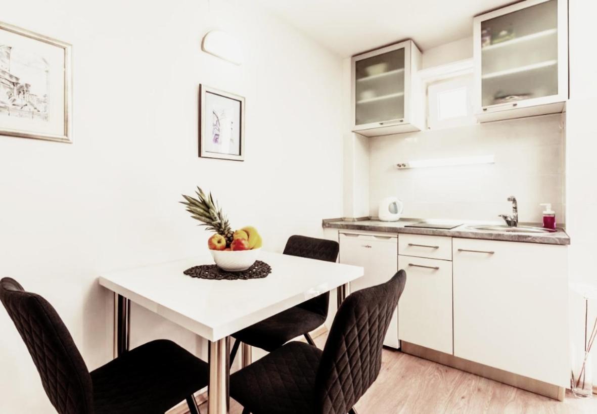 Iron Gates Apartment