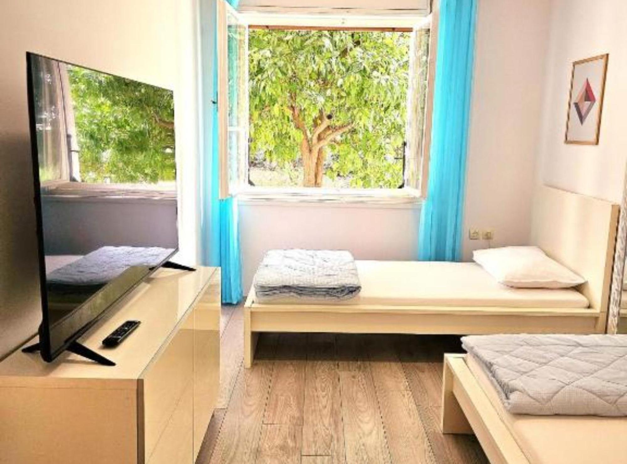 George Central Apartment