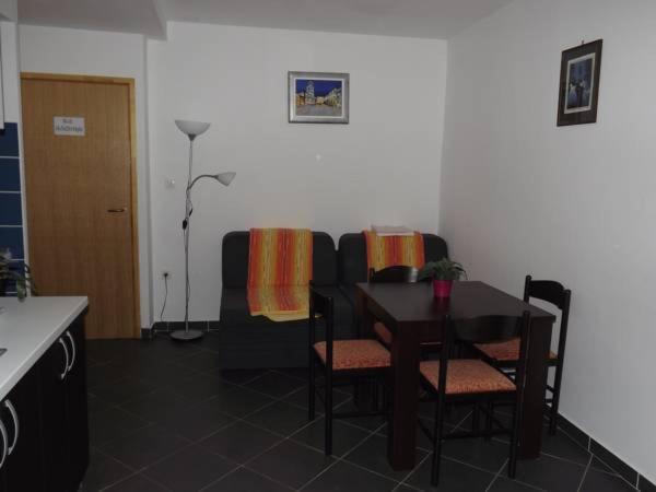 Apartment Holidays 3 *
