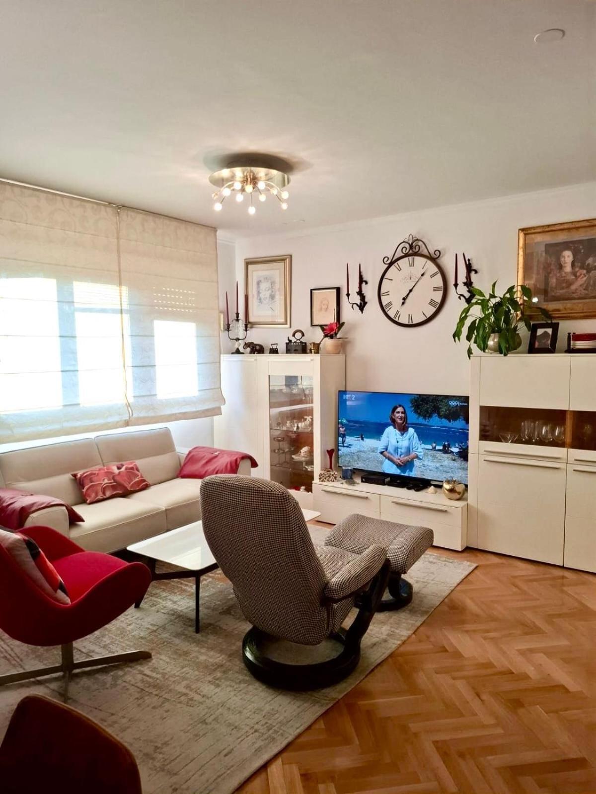 Apartment Bizzbuzz