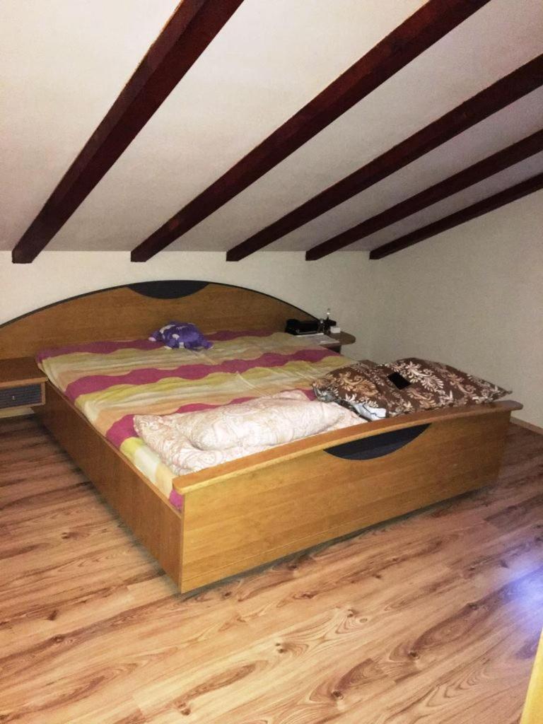 Holiday House *