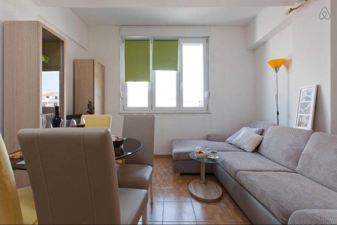 Holiday House *