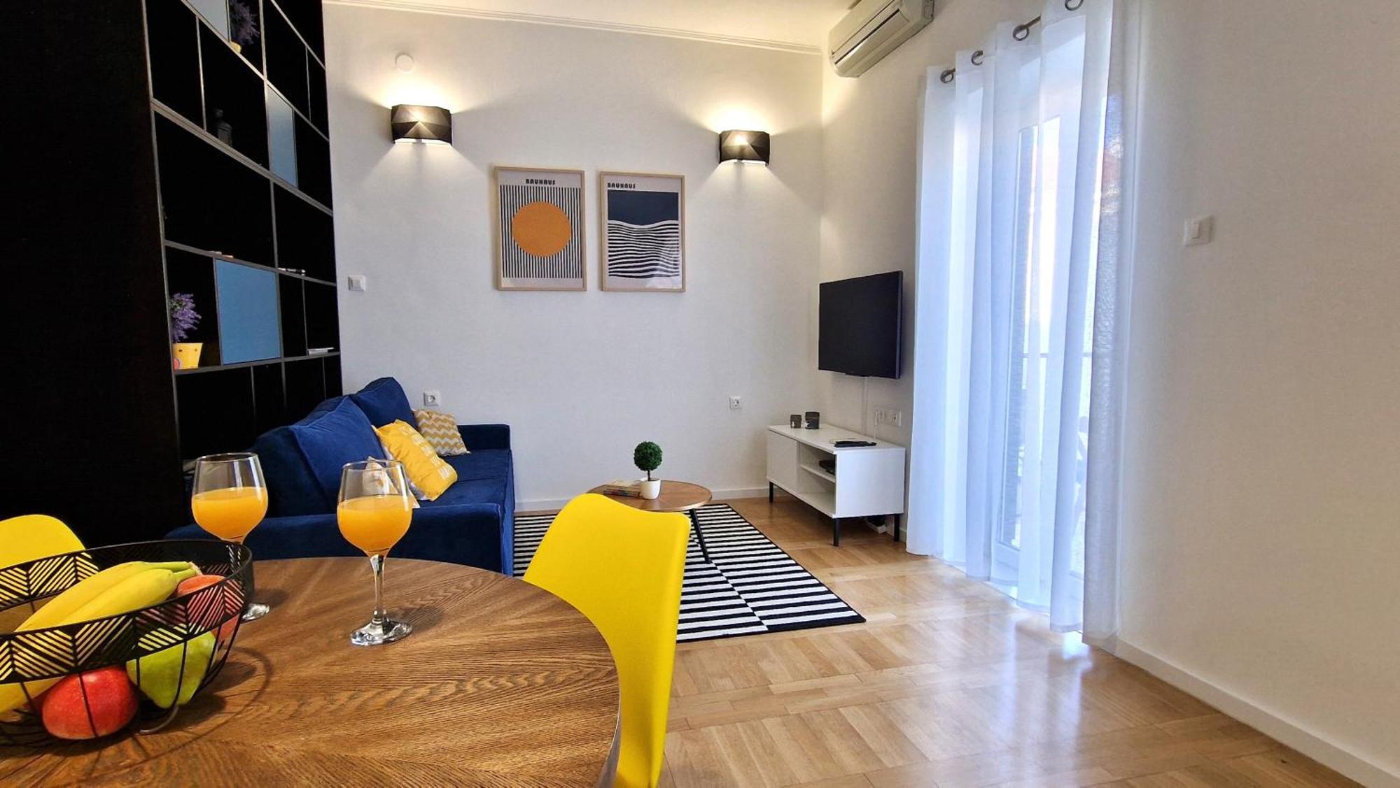 Happy Place Apartment