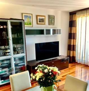 Capital Apartment Split
