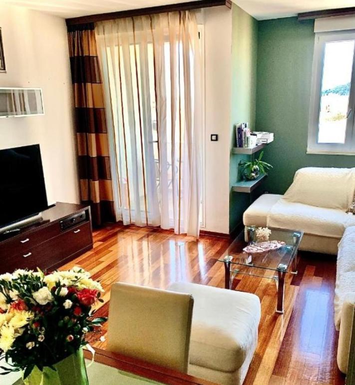 Capital Apartment *