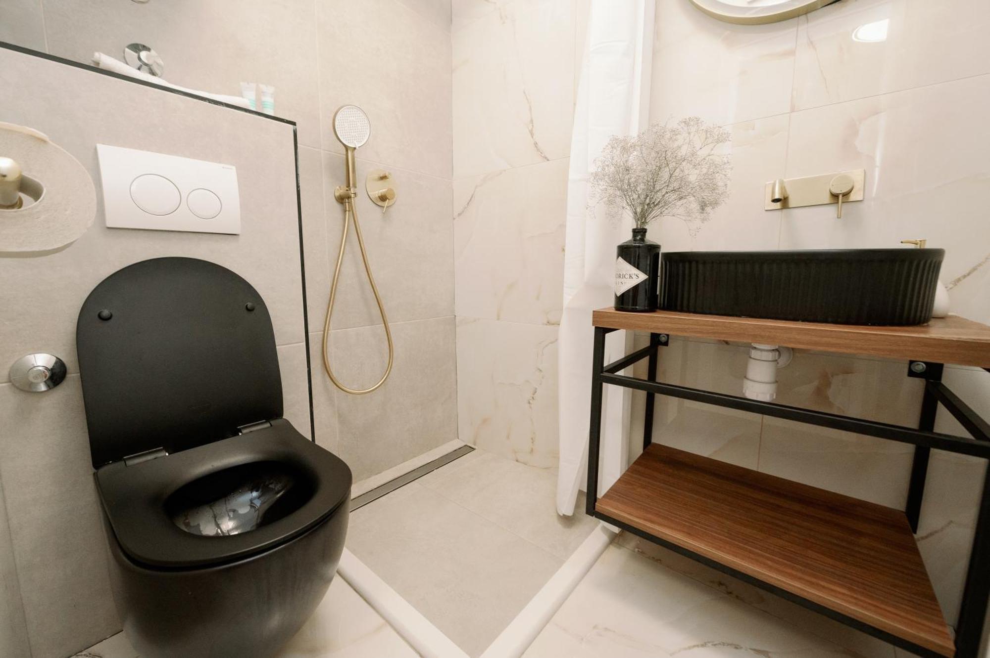 Luxury Centre & Apartment